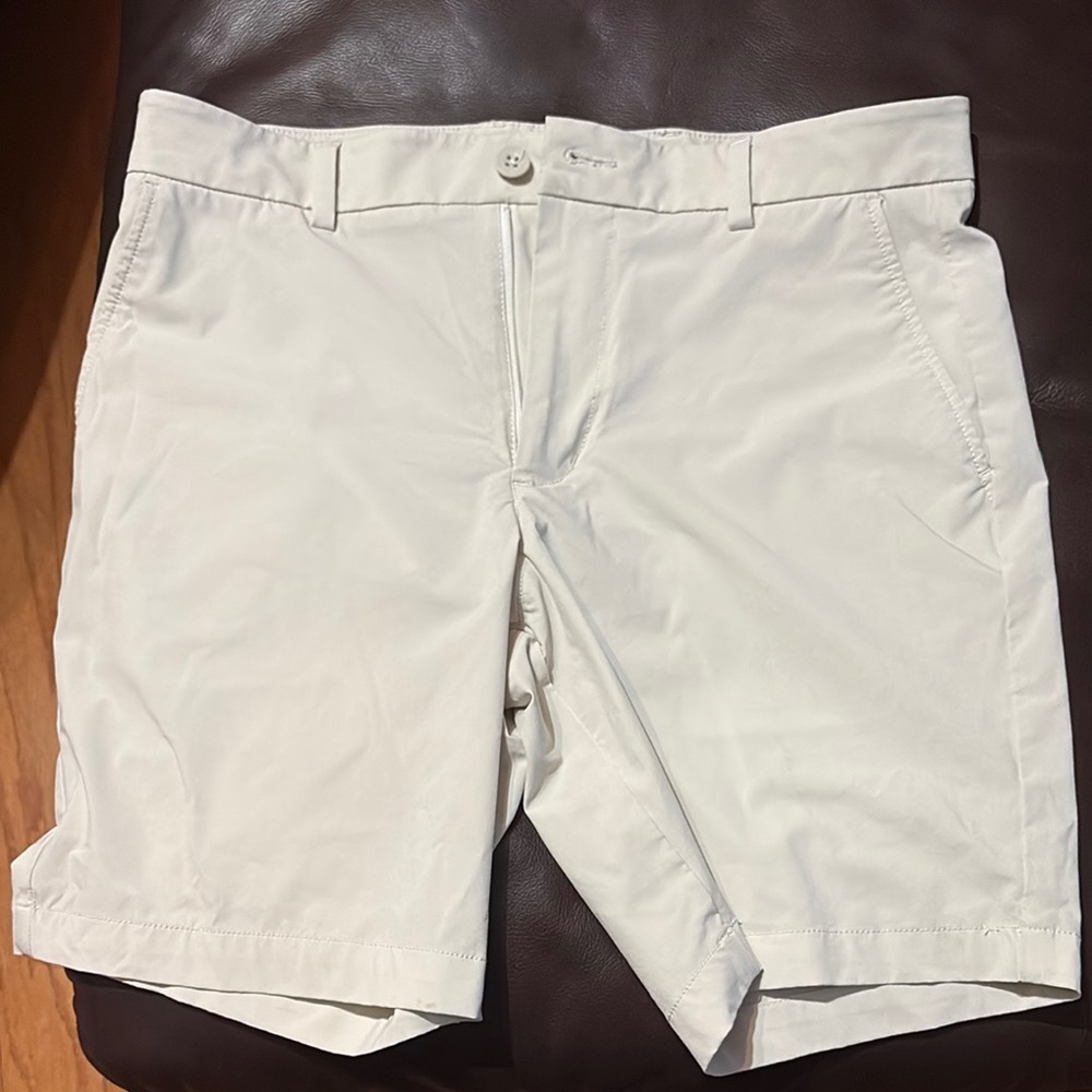 Vineyard Vines Cream Breaker Shorts sz 30